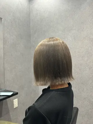 ミディアム 佐野 彩音のヘアスタイル