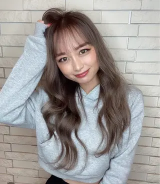 ロング Livna所属・赤池 日菜子のヘアスタイル