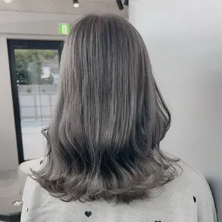 ミディアム グレージュ 透明感 ブリーチなし田島晃汰のヘアスタイル