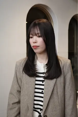 セミロング Pluss Teru Biyousitsu所属・薮下 愛のヘアスタイル