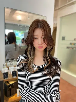 ロング ⭐️韓国ブリーチ 顔周りカット⭐️のヘアスタイル