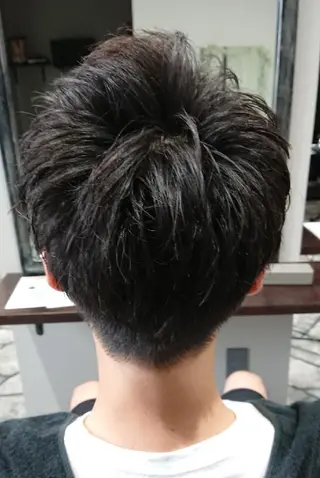 ショート CALTY JAPAN所属・安藤 博昭のヘアスタイル