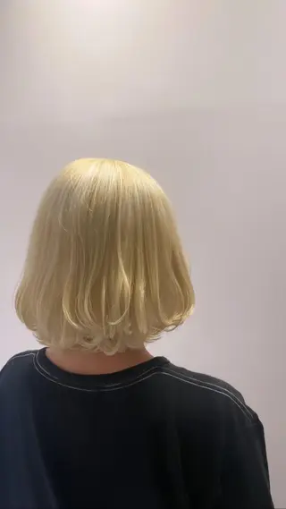 ショート パーマ ベレーザ渋谷所属・🦋ハイトーン・髪質 改善🦋成嶋 朋希のヘアスタイル