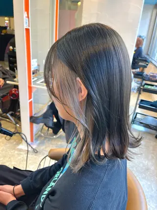 ミディアム カラー うしだ かおるのヘアスタイル