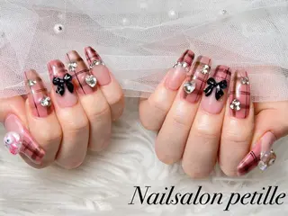 ネイル Nailsalon petille所属・Ｈ azのネイルデザイン