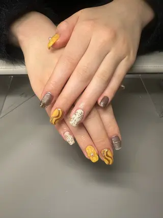 ネイル クレセントアイ MIUのネイルデザイン