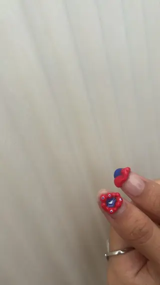 ネイル nailsalon　hue所属・小山 羽奈のネイルデザイン