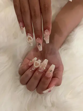 ネイル RÊVIA所属・RÊVIA (レヴィア)のネイルデザイン