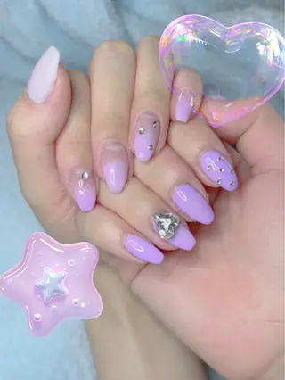 ネイル HENECY🍓 momokaのネイルデザイン