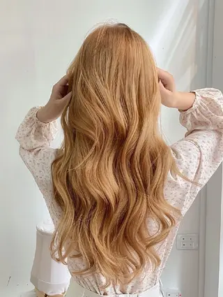 カラー 束感まつぱ🥑🤍 NATUKI🤍のマツエク・マツパデザイン