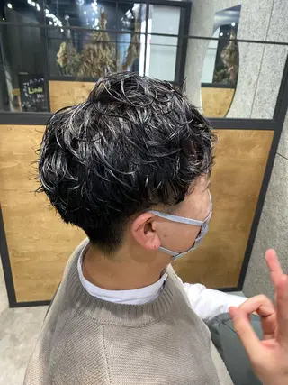 パーマ メンズ Linda　Hiro所属・坂下 麻梨奈のヘアスタイル