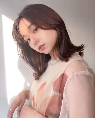 ミディアム カラー THE DAY所属・AKI HASHIMOTOのヘアスタイル