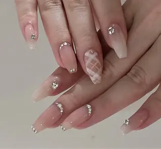 ネイル Miouミオン ネイルサロンのネイルデザイン