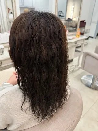 ロング パーマ Eclat【エクラ】所属・三上 莉里のヘアスタイル