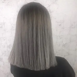 ミディアム カラー ベージュ/インナー カラー🤍Rieのヘアスタイル