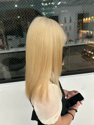 ロング カラー 履歴修正屋さん／ ブロンド／ホワイトのヘアスタイル