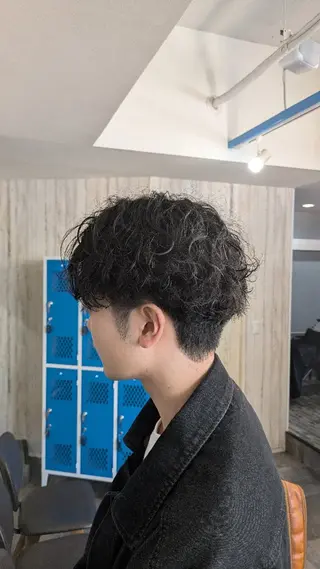 メンズ パーマ メンズパーマ/顔周り レイヤー店長えのもとのヘアスタイル