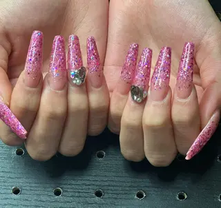 ネイル シャインネイル所属・伊藤 くるみのネイルデザイン