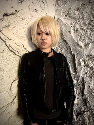 ショート カラー デザインカラー⭐︎★ 🐆hyo🐆のヘアスタイル