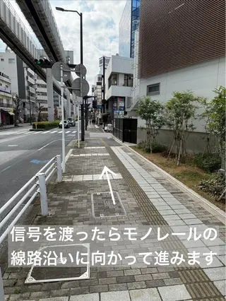 MOND / NANAのヘアスタイル