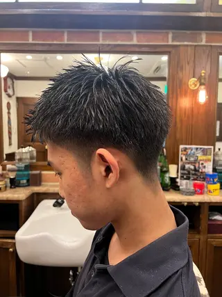 ショート ヒロ銀座バーバーショップ丸の内所属・秋山 琳太のヘアスタイル