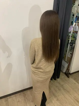 ロング ヴェチカヘア京橋所属・脱白髪染め カミタニのヘアスタイル