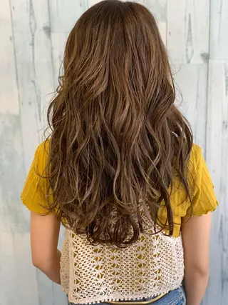 ロング カラー パーマ ヘアアレンジ 艶髪/髪質改善/ 縮毛矯正⭐️熊野未来のヘアスタイル
