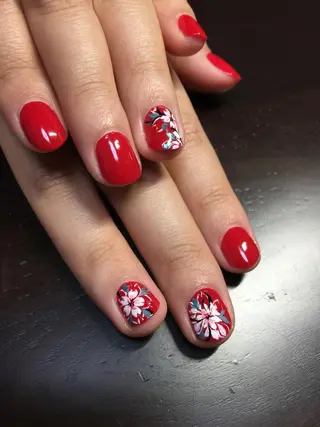 ネイル ARTスクールサロン お・タマゴのネイルデザイン