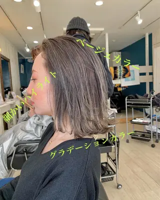 ショート カラー ade omotesando所属・鷺谷 玲奈のヘアスタイル