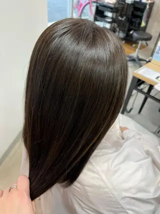 カラー 坂田 優子のヘアスタイル