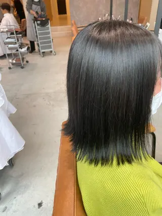 セミロング カラー ヘアアレンジ 寺西 恵🪡🤍のヘアスタイル