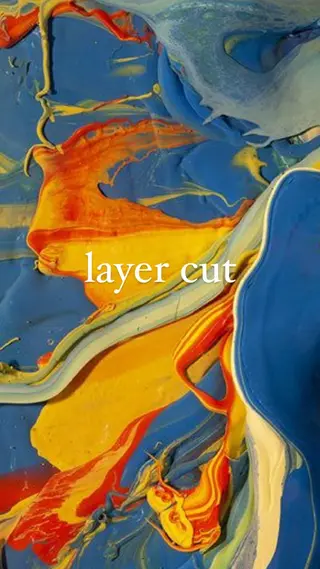 ミディアム カラー 束所属・毛流れセンターパート Sakiのヘアスタイル