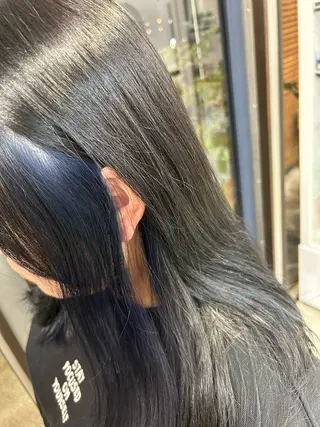 ミディアム Qwali所属・にしむら かなたのヘアスタイル