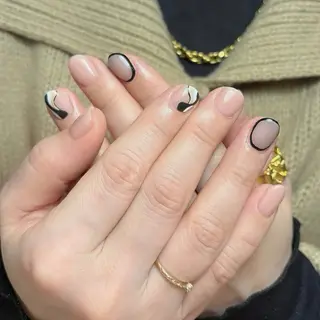 ネイル ソルネイルアンドアイラッシュ所属・山田 茉世のネイルデザイン