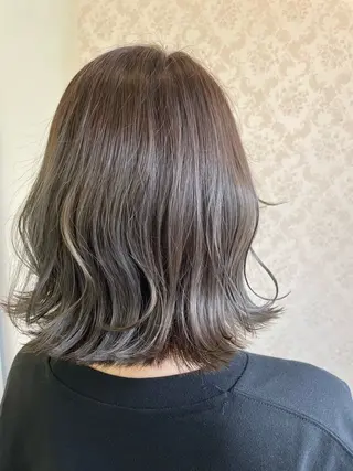 ショート カラー ヒヨシ ルナのヘアスタイル