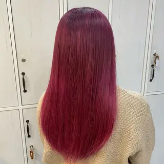 ロング カラー 小泉 果穂のヘアスタイル