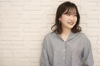 ミディアム Ashina Karenのヘアスタイル