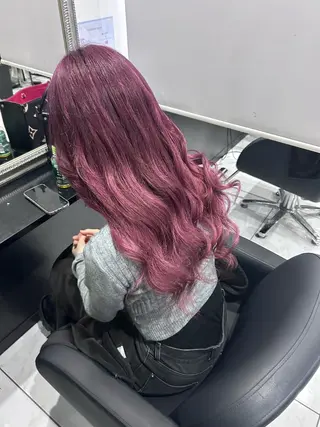 ロング 長田 麻友子のヘアスタイル