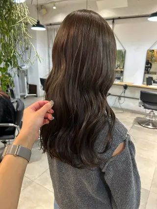 カラー moeka 表参道のヘアスタイル