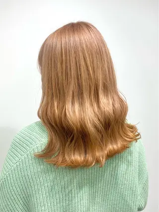 セミロング カラー レイヤー ハイトーン 暖色⭐︎KANAKOのヘアスタイル