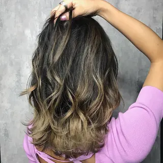 セミロング カラー ヘアアレンジ Zina渋谷エリア マネージャShionのヘアスタイル