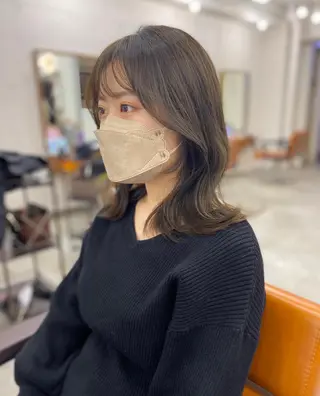 ミディアム カラー オリーブ/アッシュ やわらか透明感カラーのヘアスタイル