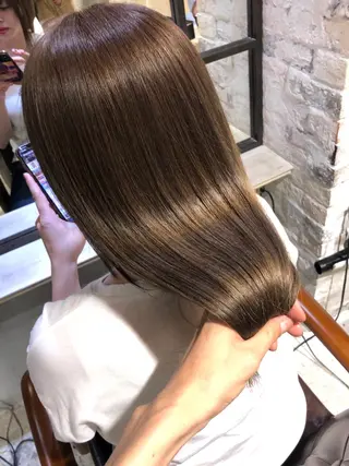 ミディアム カラー SALOWIN 表参道所属・シンカ 表参道のヘアスタイル