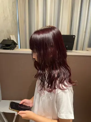 セミロング カラー esse所属・阪倉 美玲のヘアスタイル