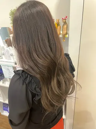 カラー 寺田 未来のヘアスタイル