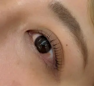 マツエク・マツパ Ｃｈｅｒｉｅ所属・Rina Cherieの眉毛・アイブロウイメージ