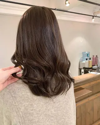 ミディアム カラー 透明感/オリーブ/ グレージュ/YUKAのヘアスタイル