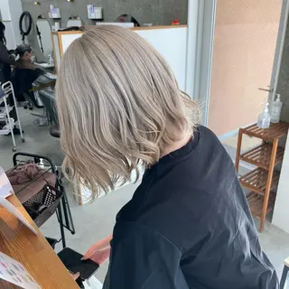 ミディアム カラー Lull (シェアサロンReco VIProom)所属・Lull1人美容室 バレイヤージュのヘアスタイル