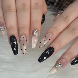 ネイル LAVISH nanamiのネイルデザイン