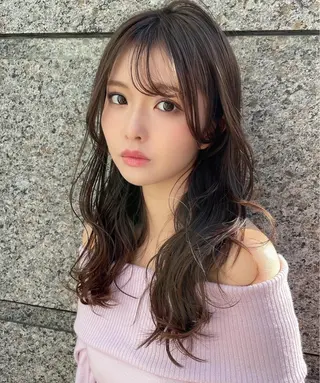 ロング Loem【ロエム】所属・RINA 【Loem】のヘアスタイル